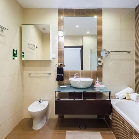 - Anna Town - New אלבופיירה