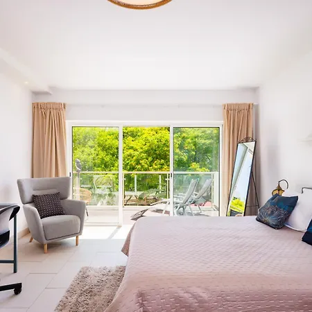 - Anna Town - New אלבופיירה