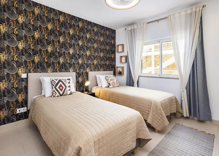 - Anna Town - New אלבופיירה